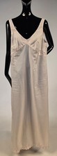 LARGE SIZE VINTAGE 1970  S WHITE TAFFETA LONG SLIP FOR DRESS