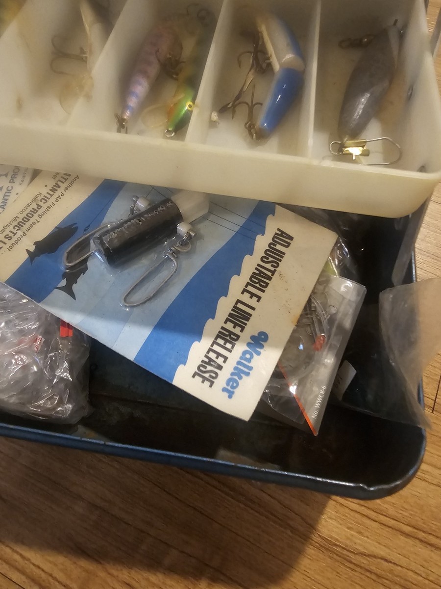 Vintage Tackle Box Old Pal Fishing Metal With Lures Panfish Adjustable Line  | eBay