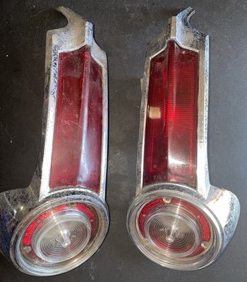LIGHT LEADING THE VALIANT 1枚 64-65 Plymouth Barracuda Valiant RH LH Tail Light Assembly Pair