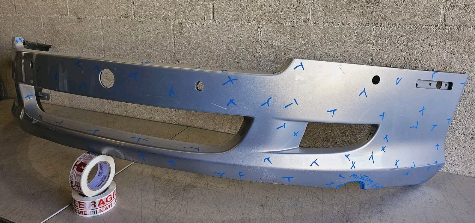 2005 2006 2007 2008 2009 2010 ASTON MARTIN DB9 DB-9 FRONT BUMPER OEM USED