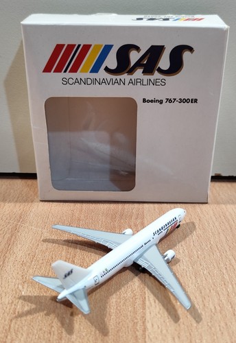 SAS SCANDINAVIAN AIRLINES ADVERTISIGN BOEING 767-300ER DIECAST AIRPLANE - Picture 9 of 17