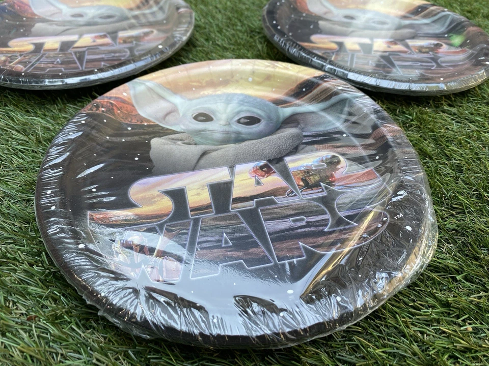 Lote de 3 platos de papel Star Wars Yoda de 8 quilates (21,9 cm) para fiesta de cumpleaños. Foto 2 de 3