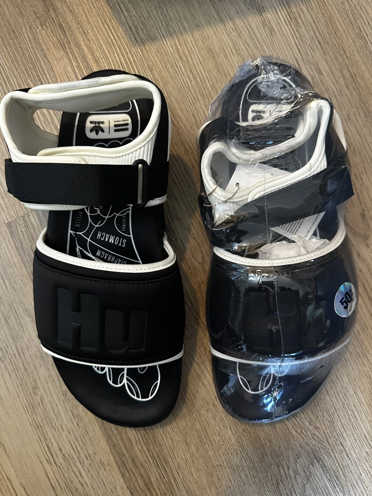 Adidas x Pharrell Williams Adilette 2.0 sandali uomo taglia 12 GZ1892 nero *NUOVO*