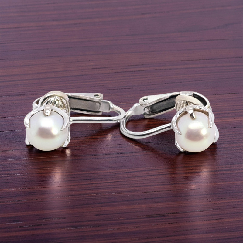 ESTATE VINTAGE SOLID 14K WHITE GOLD 6.6mm WHITE PEARL CLIP ON EARRINGS #8109