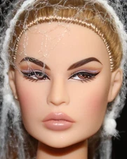 Varsity Nude 12.5' Alejandra Luna NU. Face 2021 Obsession Conv. Box Stand COA