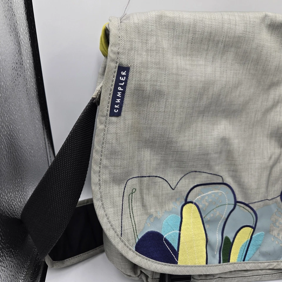 Crumpler Messenger Bag  Miss D. Flower  15"Laptop Computer - Image 2 of 4