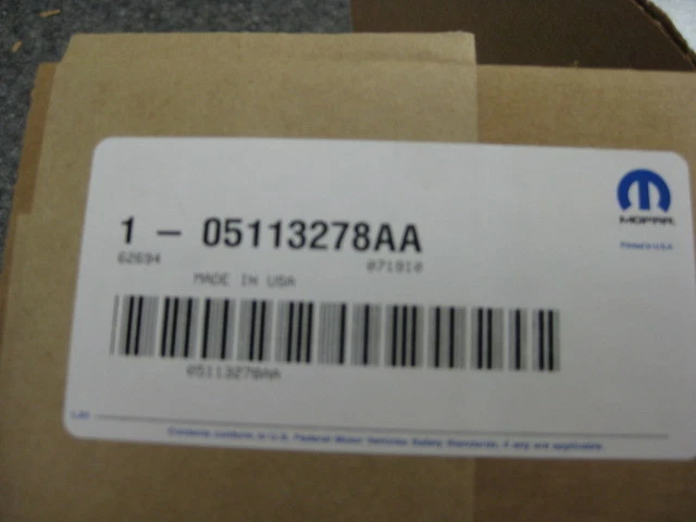 Третий стоп-сигнал для Dodge Grand Caravan Mopar заводской оригинальный - Изображение 4 из 4