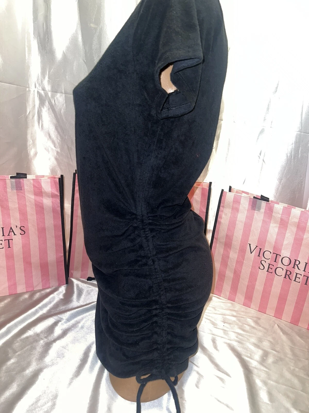 UNDERCOVER Abito Victorias Secret rosa in tessuto di spugna nero medio