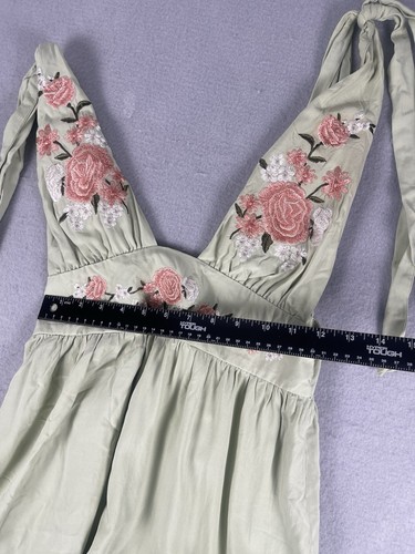 Forever 21 Jumpsuit Short Women’s Medium Sage Embroidered Floral Waist Tie Top - Picture 4 of 10