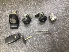 Set blocco turbo Fiesta RS meno tappo carburante con chiave originale Ford