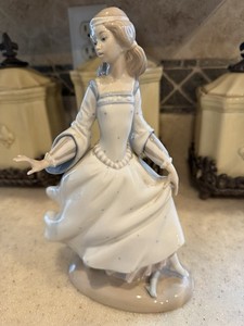 Lladró Figurine Cinderella | eBay