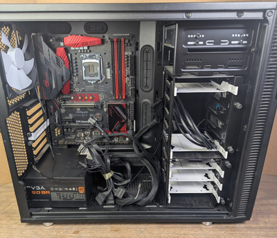 Fractal Design Define R5  Mid-Tower Case (FDCADEFR5BK) + Z270 Motherboard