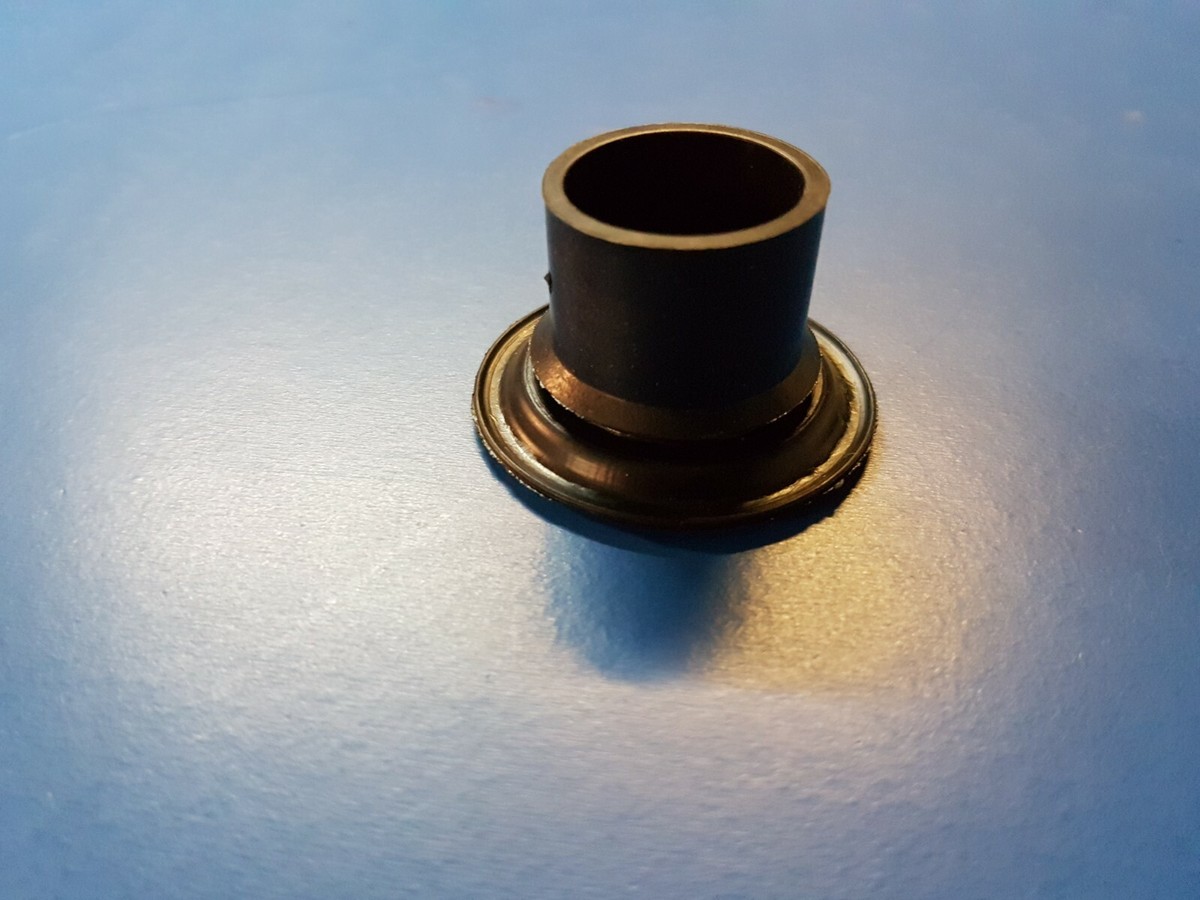 Mercedes Various models - Drain Grommet rubber - 107 997 27 81  