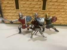 3 Lunging W/sword Metal Painted Medieval Knights Toy Soldiers