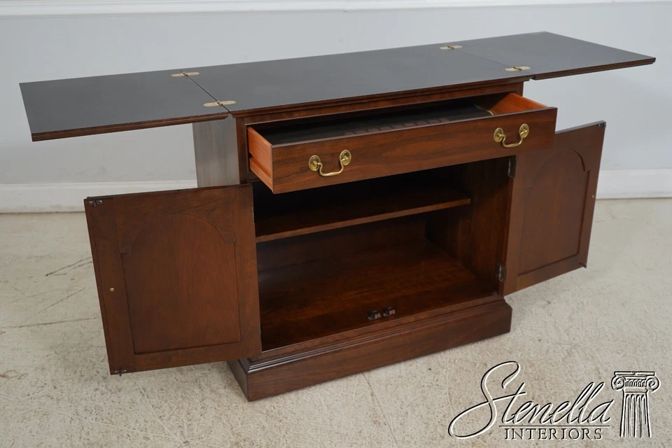 66437EC: STICKLEY 2 puertas cerezo abatible servidor Foto 3 de 4