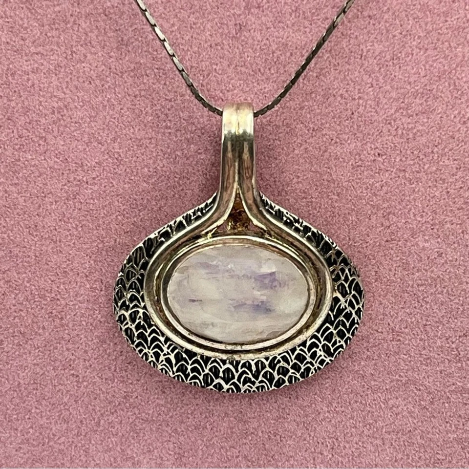 Elegante Collar Colgante Piedra Lunar Plata de Ley con Diseño Único Foto 3 de 4