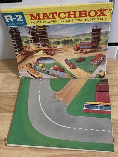 MATCHBOX LESNEY ROADWAY SERIES BUILDING CONSTRUCTION SITE R-2 CARDBOARD AS NEW - Picture 3 of 14