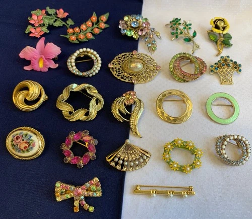 Vtg Brooch Lot Enamel Faux Pearls / Gemstones Scatter Pins Costume Jewelry