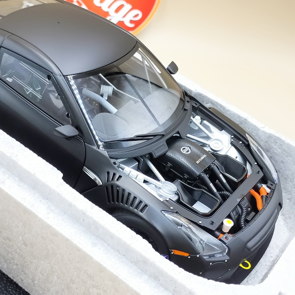 AUTOart 1/18 Nissan GT-R R35 FIA GT1 World Championship 2010