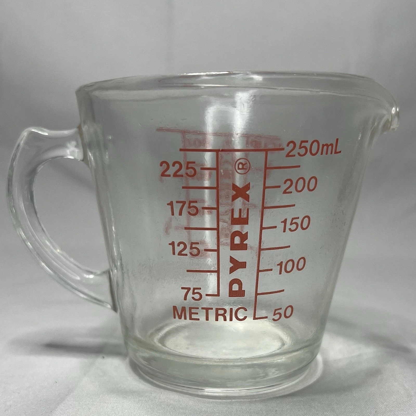 Vintage Pyrex 1 Cup 8oz Glass Measuring Cup Red Lettering 250mL Metric USA 508