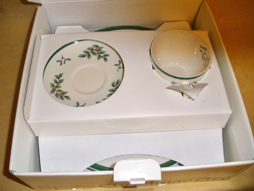 Spode Christmas Tree Boxed Buffet Set - Plate, Cup, & Saucer - New - Picture 2 of 6