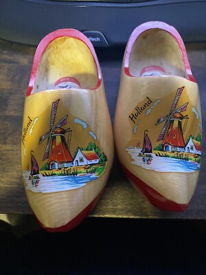 Hand Crafted Shoes Hand Made Natuurlijk Goed Hand Painted Wood Dutch Swedish. 