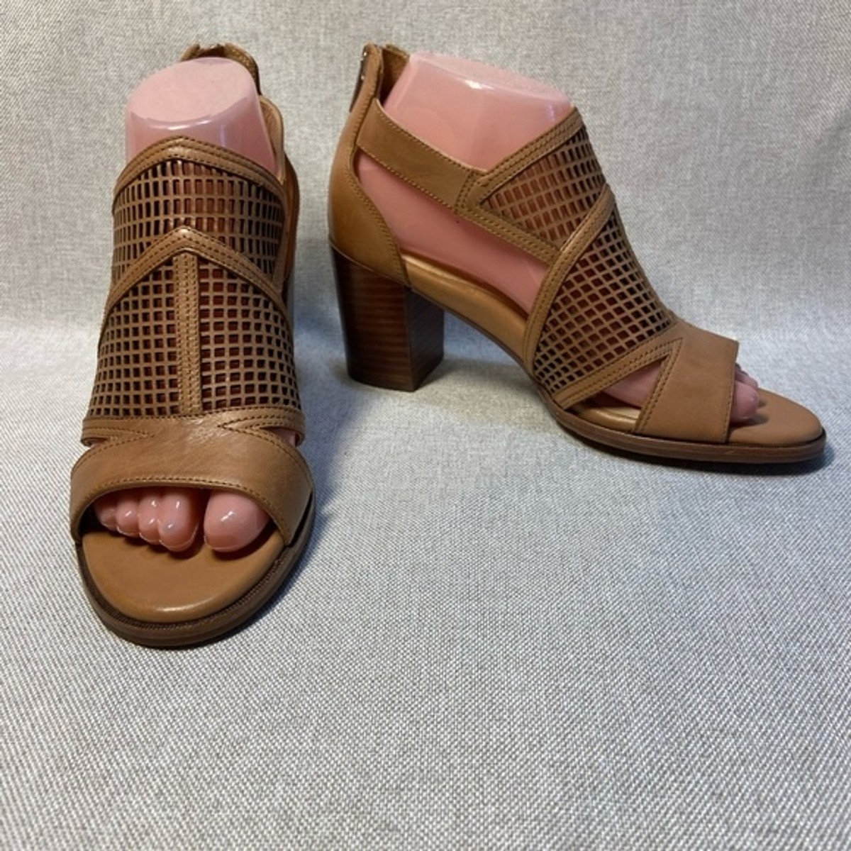 Ziera Pillow Walk Women's Tan Leather Size