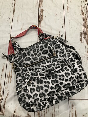 NWOT MODERN & CHIC FAUX LEATHER CONVERTIBLE TOTE STRAP BACKPACK NWOT MODERN & CHIC FAUX LEATHER CONVERTIBLE TOTE STRAP  main image 2