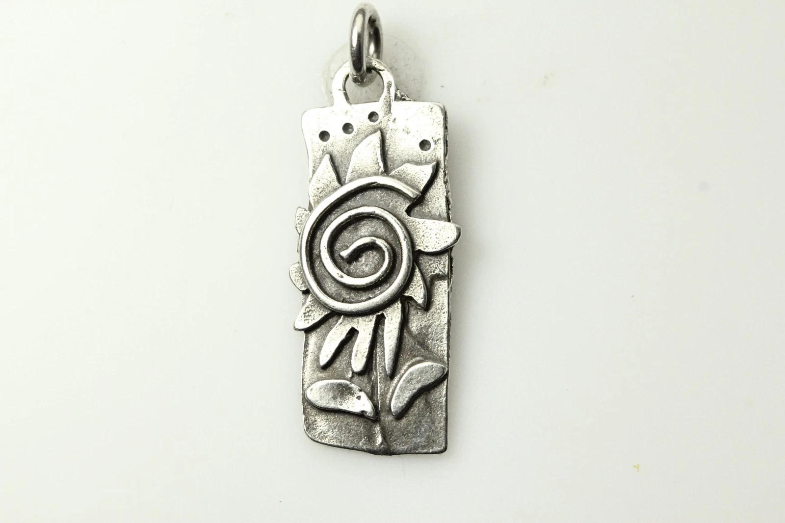 LOUIS VUITTON（LV） Ciondolo fiore artistico in argento sterling marcato LV 3 8 grammi (PEN6321)