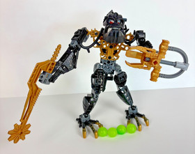 Lego Bionicle 8900 Piraka Reidak - complete with canister and instructions