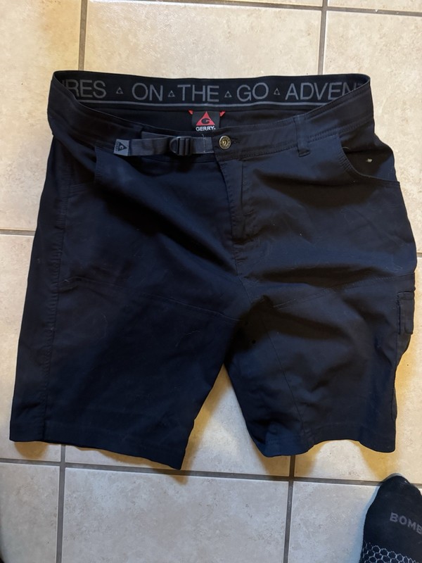 Gerry Men's Black Nylon Hiking/Camping Shorts Size 34 Pre-Owned