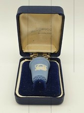 WEDGWOOD blauer Jasperware Fingerhut Sternzeichen Stier der Stier in Schachtel