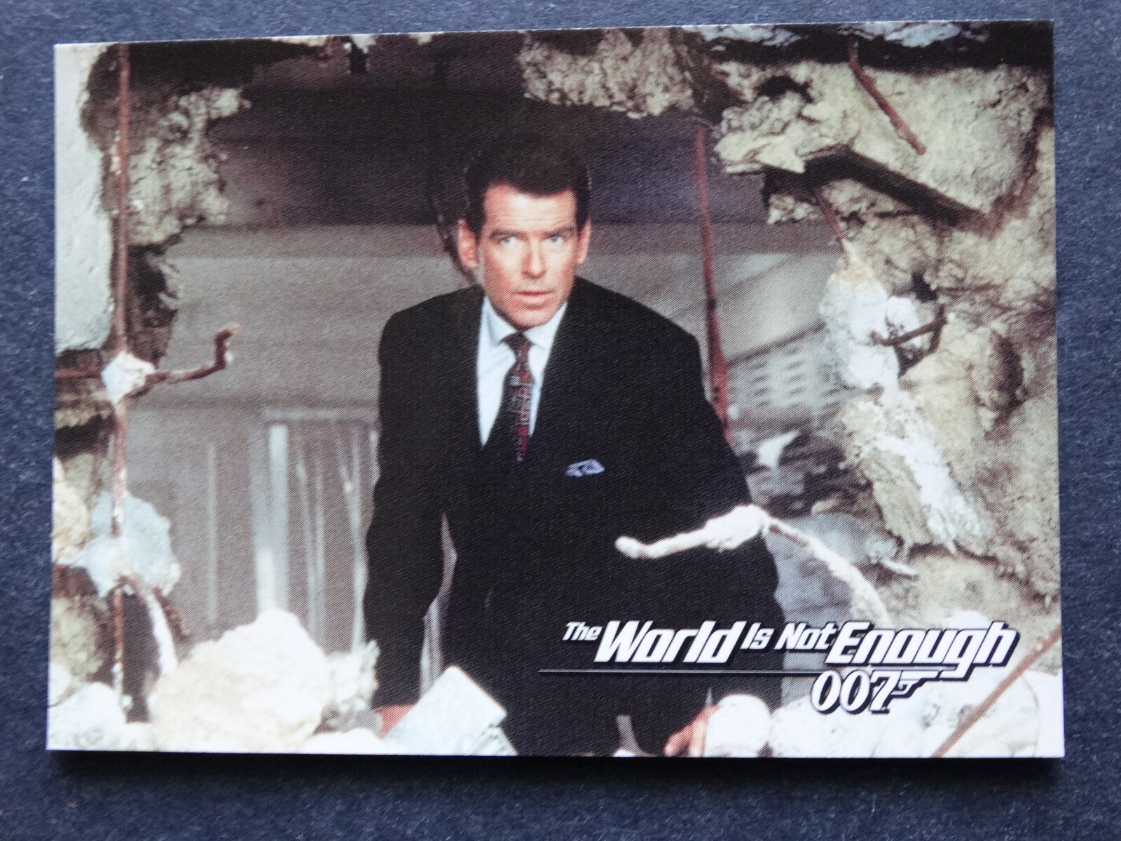 1999 Inkworks James Bond World Is Not Enough Card Complete Your Set U Pick 1-90 - Picture 8 of 118