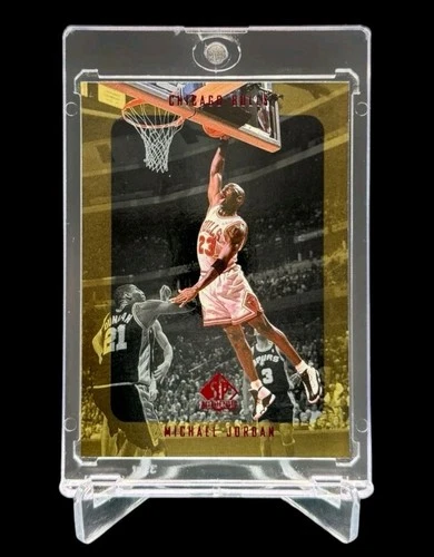 1997 Upper Deck MICHAEL JORDAN GOLD SP AUTHENTIC DUNKING #23🔥RARE🔥