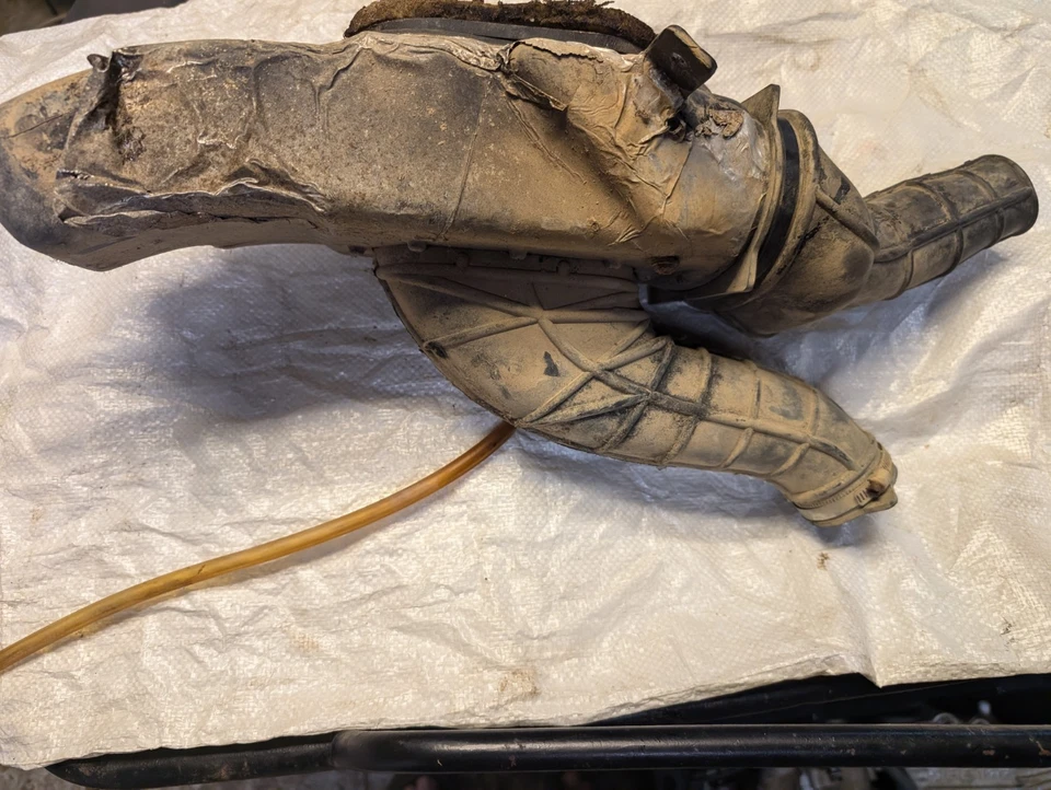 1995-1996 Polaris Magnum 425 2wd 4x4 Airbox 5431668 - Image 2 of 4