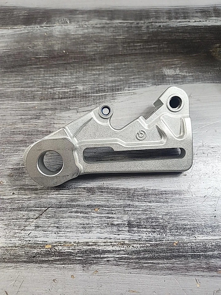 2024 2025 KTM250XC Soporte de montaje de pinza trasera A46013075000 125 150 250 300 350 Foto 2 de 3