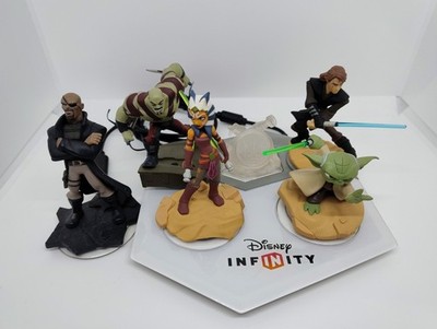 Disney Infinity Bundle - Plattform inkl Figuren ua Yoda und Anakin Skywalker