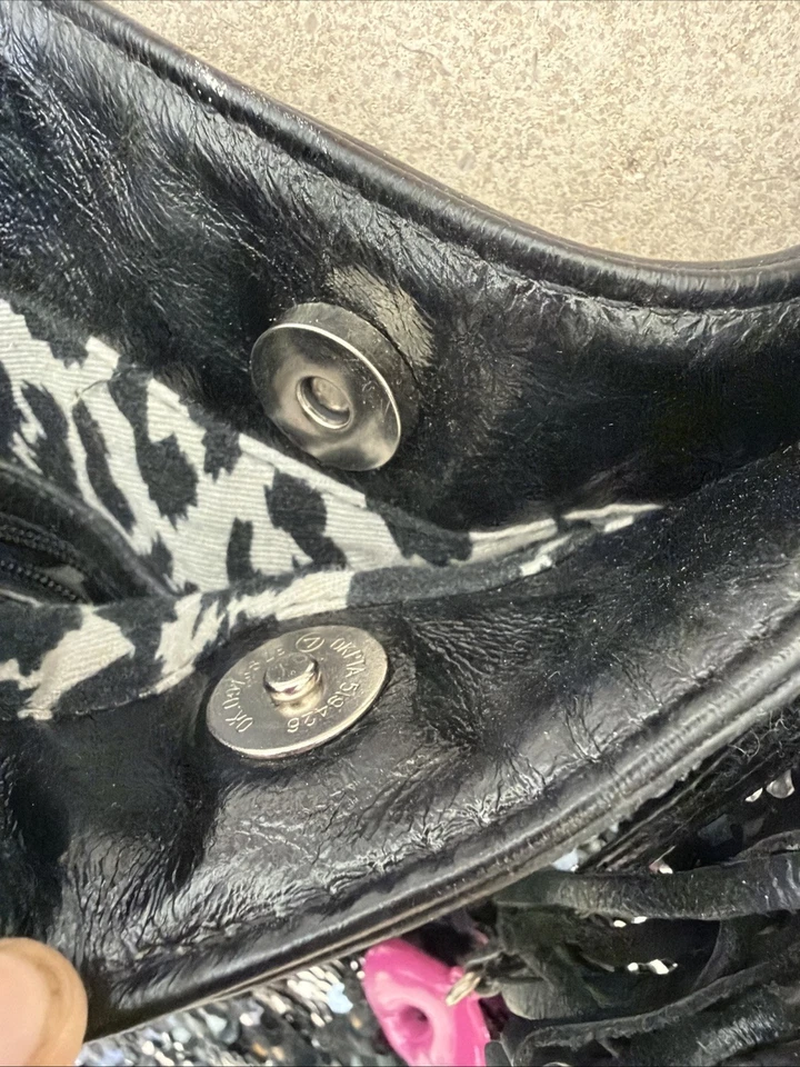 BETSEY JOHNSON Black Sequin Large Shoulder Tote Bag Metal Lip Cheetah Lining - Image 4 of 4