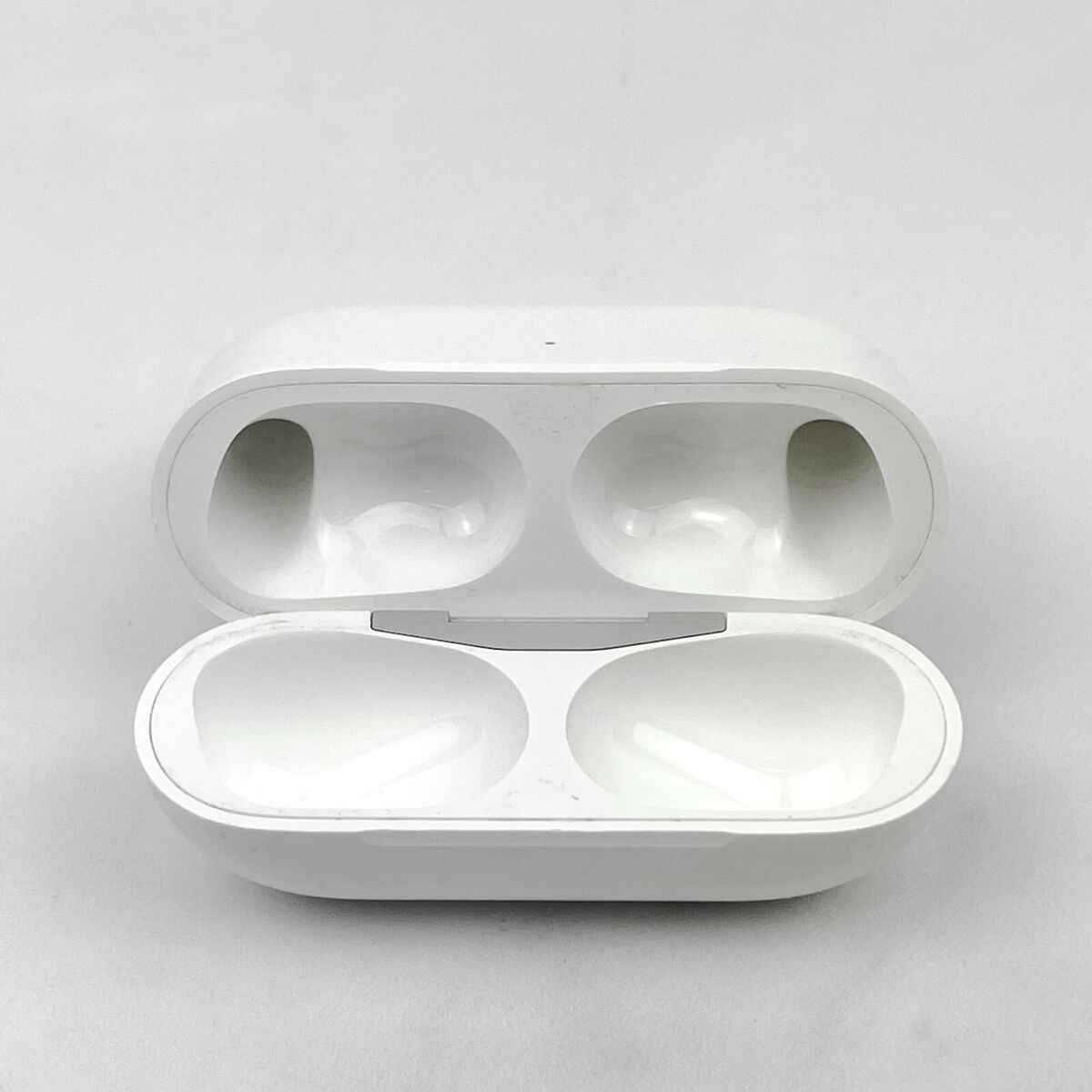 Apple AirPods Pro 1st Gen Replacement Charging Case Genuine Apple AirPods Pro 1st Gen Replacement Charging Case Genuine