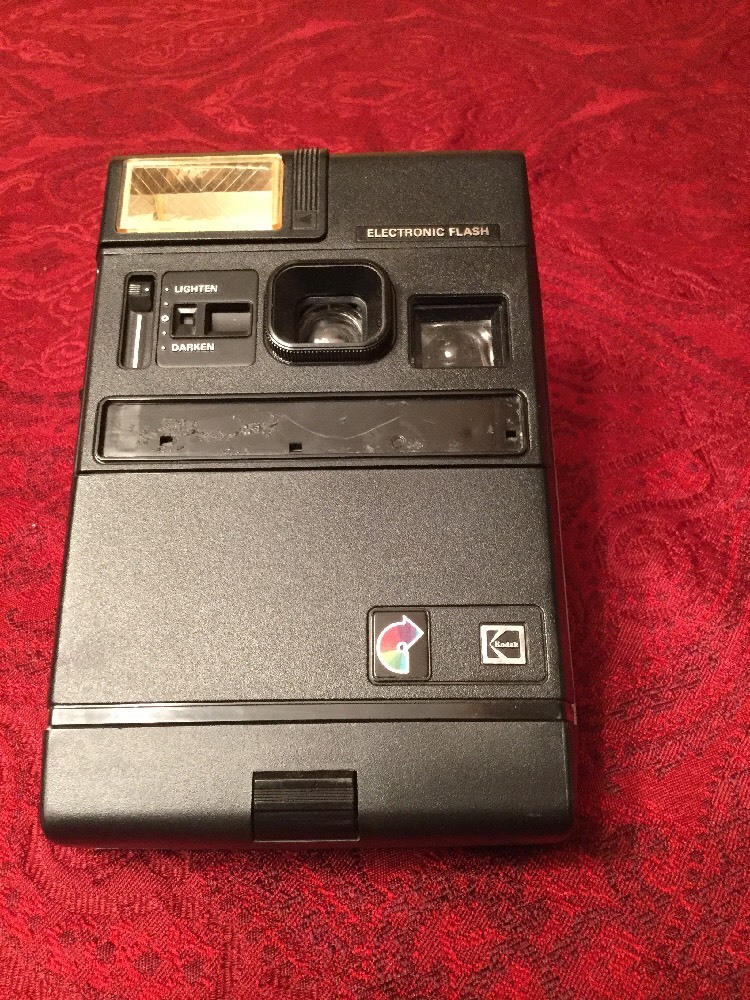 Vintage Kodak Colorburst 250 polaroid instant camera electronic flash