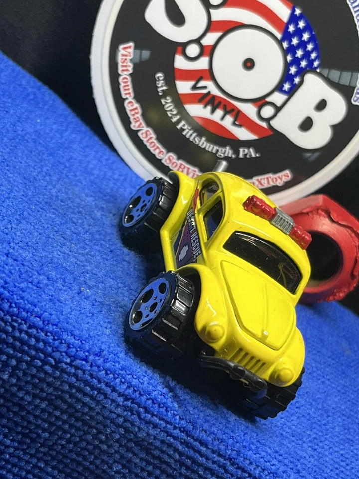 Volkswagen Beetle Desert Rescue años 60 Matchbox 4x4 amarillo fundido a presión 1:64 casi nuevo estado Foto 3 de 4