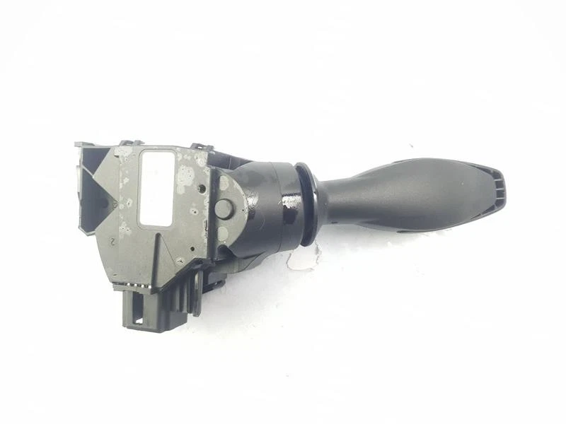 Ford Fiesta 2015 indicador tallo lado del pasajero derecho 8A6T13335AD Foto 2 de 4