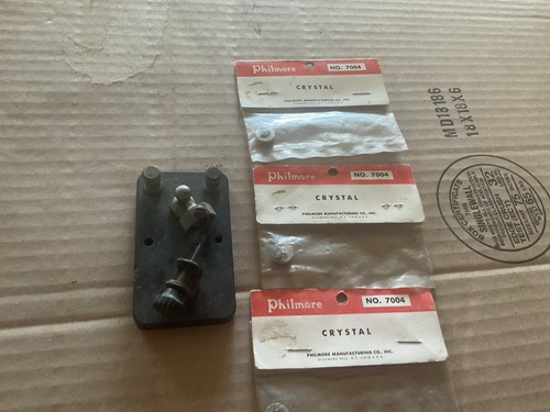PHILMORE 7004 CRYSTALS -three Of Them And A Holder Radio