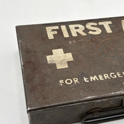 WW2 Military First Aid Kit Metal Box Cross Conray Supply US Army