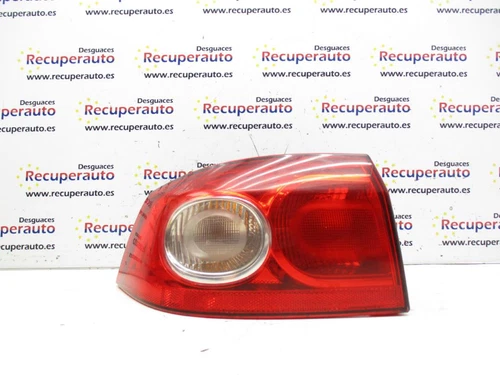 8200262667 Faro Posteriore Sinistro per RENAULT LAGUNA II (BG0) * 2005 7089574 - Foto 1 di 3