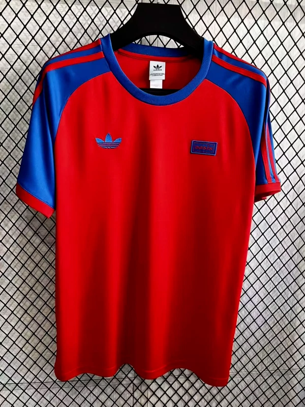 Camiseta Oasis Reunion Tour 2025, Grande, Roja y Azul, Adidas Foto 3 de 4