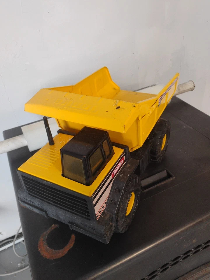 Tonka Truck 354 Yellow Construction Large Metal Classic Dump Truck 2012 - Image 2 of 4