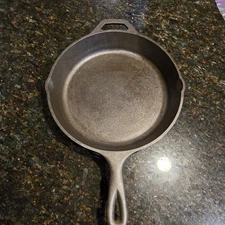 Lodge 10" Cast Iron Skillet Pan 8SK - Made in USA - Early Assist Handle No Logo