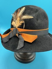 VINTAGE LADIES FELT FEDORA HAT / PARKRIDGE EXCLUSIVES/ BLACK, FEATHER, RIBBON