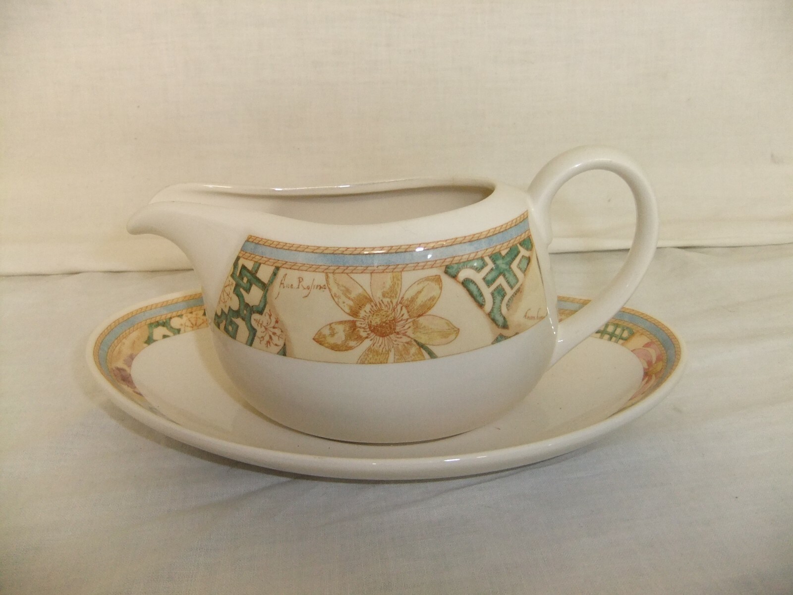 c4 Pottery Wedgwood Garden Maze (1996) dishwasher & microwave safe